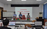 经济管理学院开展“酷暑送清凉、关怀励奋进” 慰问暑期留校学生活动