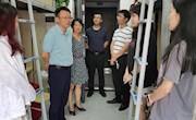经济管理学院院领导深入学生宿舍看望返校学生