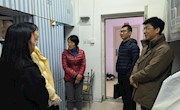 经济管理学院领导班子看望返校学生