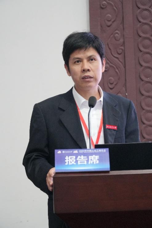 H:\冯良清\冯良清个人照片\2023IE年会\冯老师\DSC00206.JPG