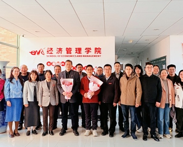 学院举办教职工荣休仪式